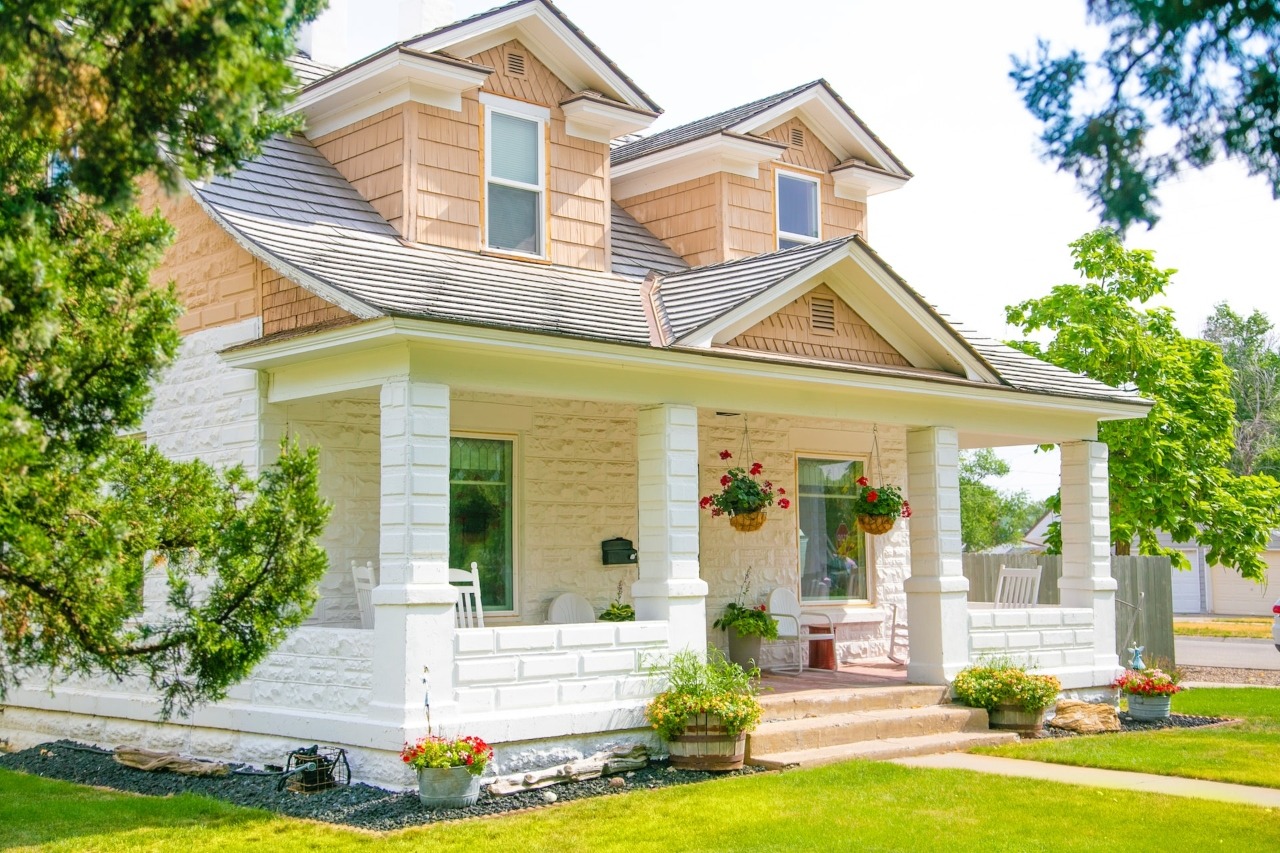 6 Modern Front Porch Design Tips For